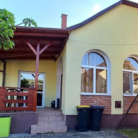 Ildimagdi Apartman Hajdúszoboszló Eksteriør billede